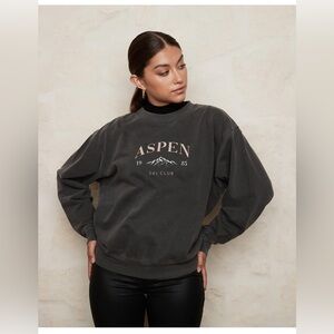Huxley and Harper Aspen Sweatshirt size S/M.